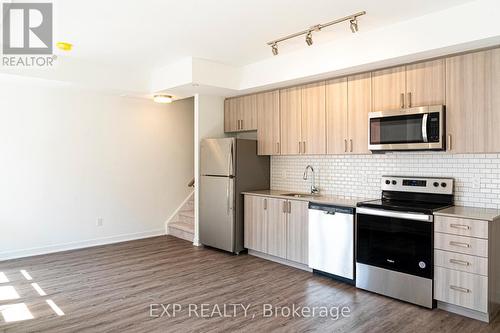 Th68 - 4005 Hickory Drive, Mississauga (Rathwood), ON - Indoor Photo Showing Kitchen With Stainless Steel Kitchen