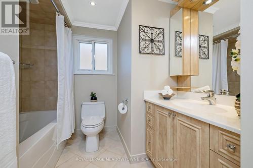27 Lorne Scots Drive, Milton, ON - Indoor Photo Showing Bathroom