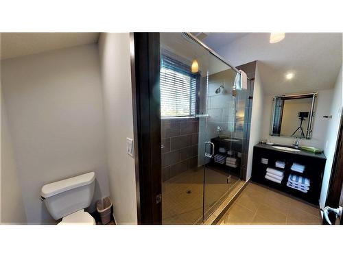 735 O - 700 Bighorn Boulevard, Radium Hot Springs, BC - Indoor Photo Showing Bathroom