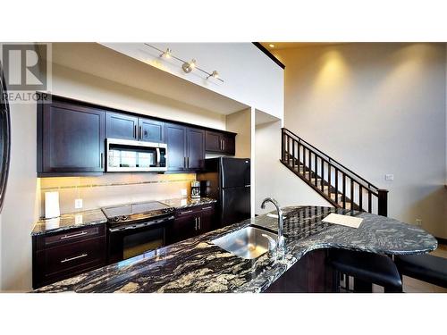 700 Bighorn Boulevard Unit# 735 O, Radium Hot Springs, BC - Indoor Photo Showing Kitchen