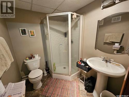 205 1St Street E, Carlyle, SK - Indoor Photo Showing Bathroom