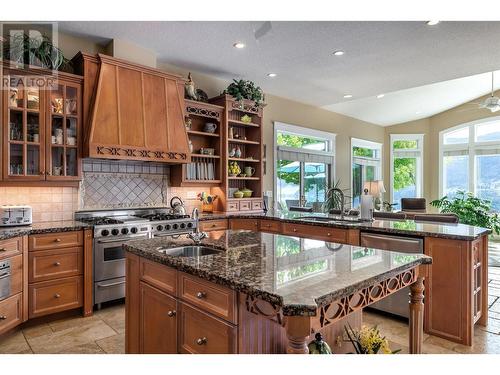 315 Kalamalka Lakeview Drive Unit# 1, Vernon, BC - Indoor Photo Showing Kitchen With Double Sink With Upgraded Kitchen