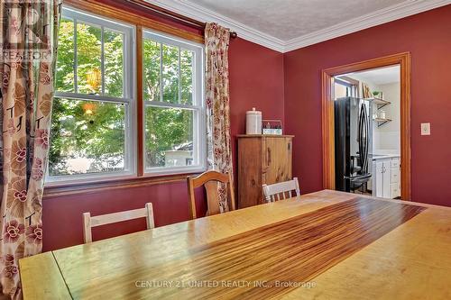 1217 Kenneth Avenue, Peterborough, ON - Indoor Photo Showing Dining Room