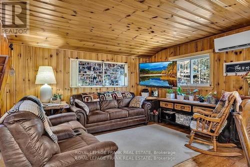 1301 Shaws Lane, Minden Hills, ON - Indoor Photo Showing Living Room