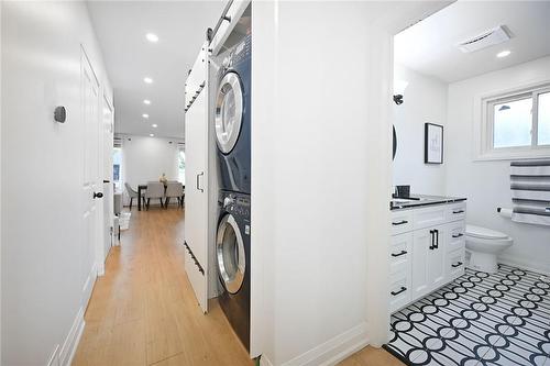 51 East 39Th Street, Hamilton, ON - Indoor Photo Showing Laundry Room