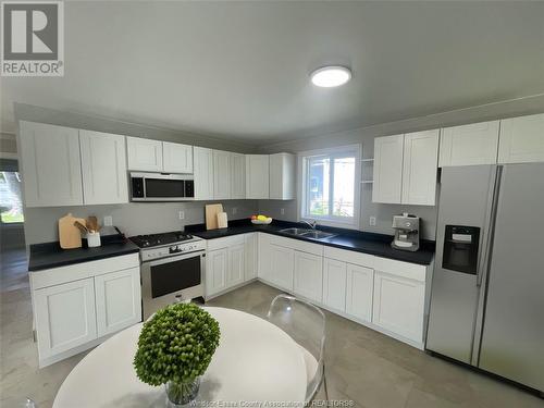 15 Jones, Leamington, ON - Indoor Photo Showing Kitchen With Double Sink