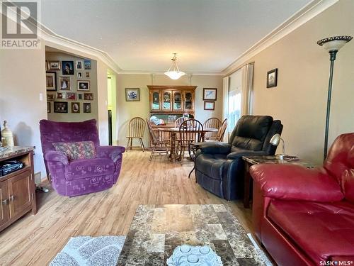 104 250 Athabasca Street E, Moose Jaw, SK - Indoor Photo Showing Living Room