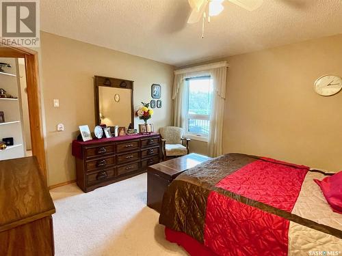 104 250 Athabasca Street E, Moose Jaw, SK - Indoor Photo Showing Bedroom