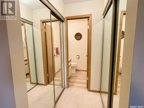 104 250 Athabasca Street E, Moose Jaw, SK - Indoor Photo Showing Bathroom