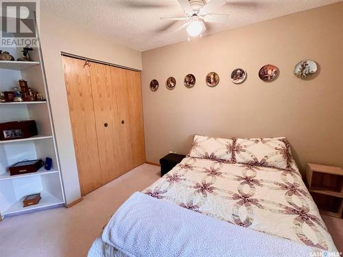 104 250 Athabasca Street E, Moose Jaw, SK - Indoor Photo Showing Bedroom