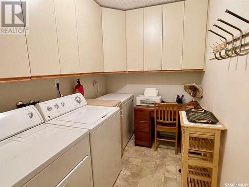 104 250 Athabasca Street E, Moose Jaw, SK - Indoor Photo Showing Laundry Room