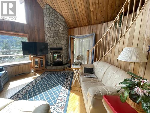 8200 Gun Lake West Rd, Lillooet, BC - Indoor With Fireplace