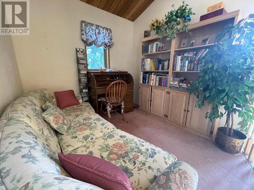 8200 Gun Lake West Rd, Lillooet, BC - Indoor Photo Showing Other Room