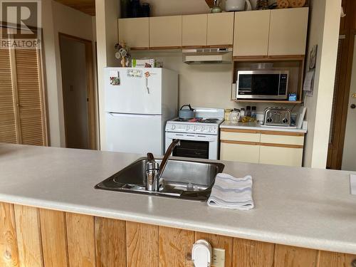 8200 Gun Lake West Rd, Lillooet, BC - Indoor Photo Showing Kitchen