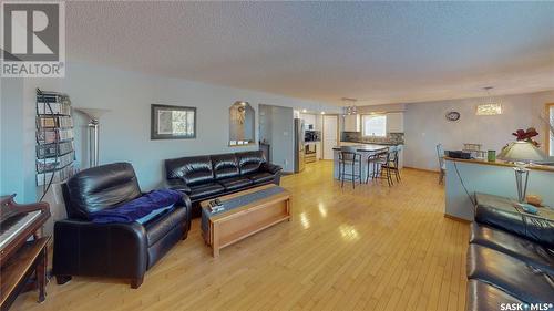 3566 Waddell Crescent E, Regina, SK - Indoor Photo Showing Living Room