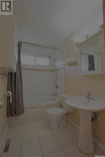 238 Forsyth Crescent, Regina, SK - Indoor Photo Showing Bathroom