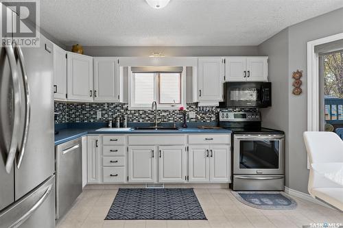 123 Wilkinson Crescent, Saskatoon, SK - Indoor Photo Showing Kitchen