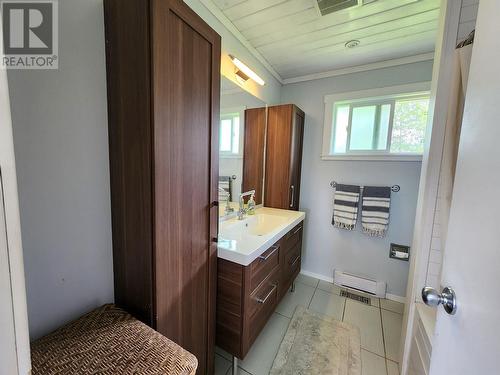 4714 Parker Court, 108 Mile Ranch, BC - Indoor Photo Showing Bathroom