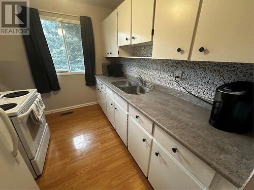 5104 46 Avenue, Chetwynd, BC - Indoor Photo Showing Kitchen With Double Sink