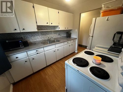 5104 46 Avenue, Chetwynd, BC - Indoor Photo Showing Kitchen With Double Sink