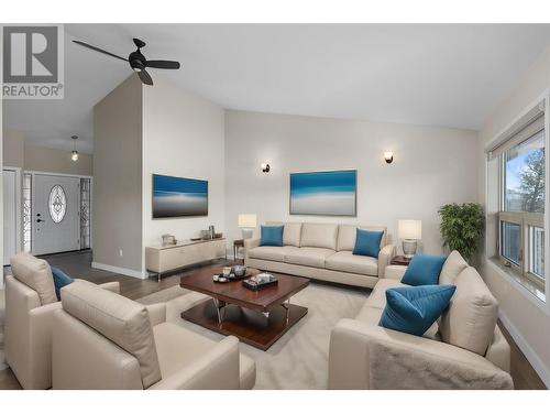 765 Udell Road, Fintry, BC - Indoor Photo Showing Living Room