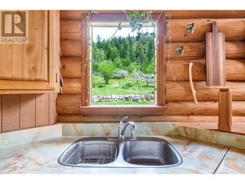 1415 Mallory Road, Enderby, BC - Indoor Photo Showing Kitchen With Double Sink