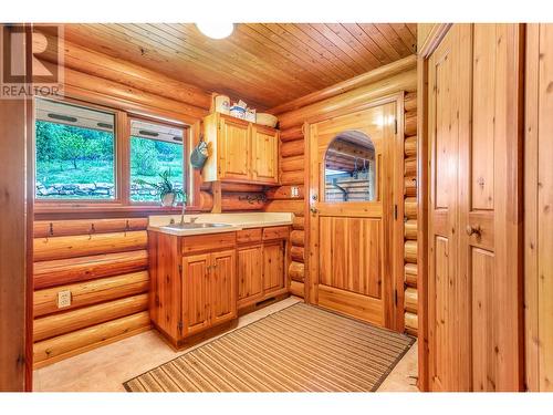 1415 Mallory Road, Enderby, BC - Indoor Photo Showing Kitchen