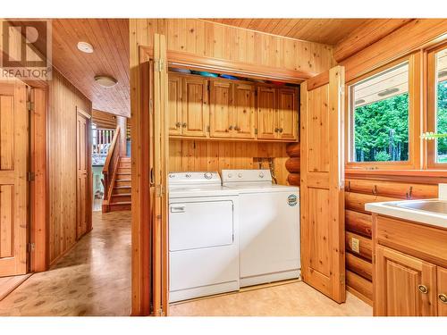 1415 Mallory Road, Enderby, BC - Indoor Photo Showing Laundry Room