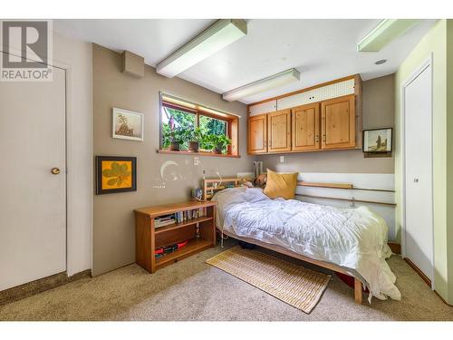 1415 Mallory Road, Enderby, BC - Indoor Photo Showing Bedroom