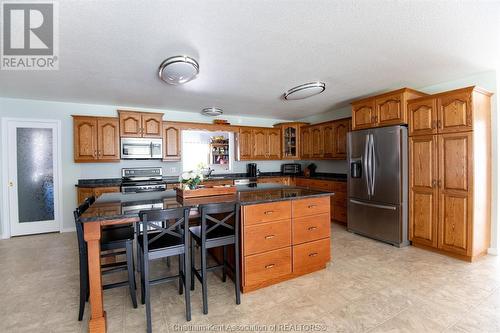 11568 Pinehurst Line, Chatham, ON - Indoor Photo Showing Kitchen