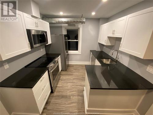 1010 Campbell Avenue, Windsor, ON - Indoor Photo Showing Kitchen