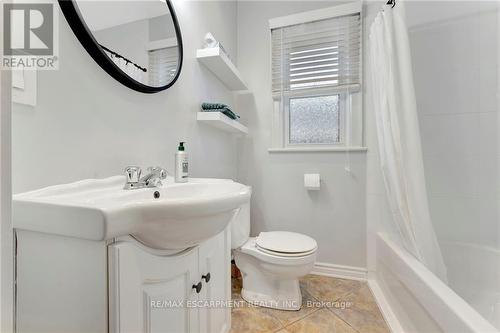 37 Isabel Avenue, Hamilton, ON - Indoor Photo Showing Bathroom