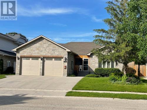 237 2Nd Avenue, Hanover, ON - Outdoor With Facade