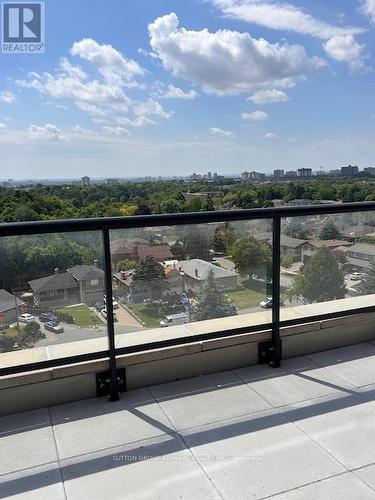 820 - 3100 Keele Street, Toronto (Downsview-Roding-Cfb), ON - Outdoor With View