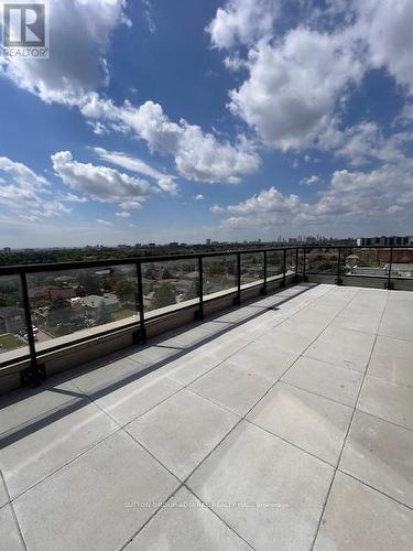 820 - 3100 Keele Street, Toronto (Downsview-Roding-Cfb), ON - Outdoor With View