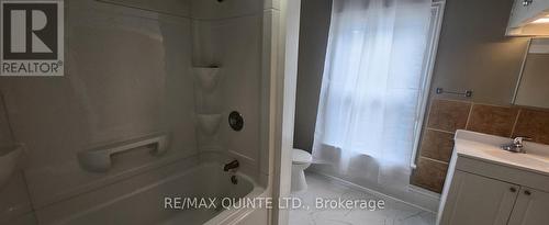 6 Brassey Street, Belleville, ON - Indoor Photo Showing Bathroom