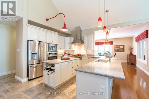 157 Creighton Street S, Orillia, ON - Indoor Photo Showing Kitchen With Upgraded Kitchen