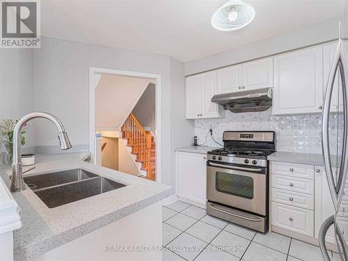 3235 Equestrian Crescent, Mississauga, ON - Indoor Photo Showing Kitchen With Double Sink