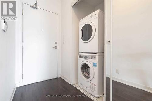 3809 - 12 York Street, Toronto, ON - Indoor Photo Showing Laundry Room
