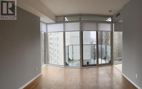 1905 - 75 St Nicholas Street, Toronto, ON - Indoor Photo Showing Other Room