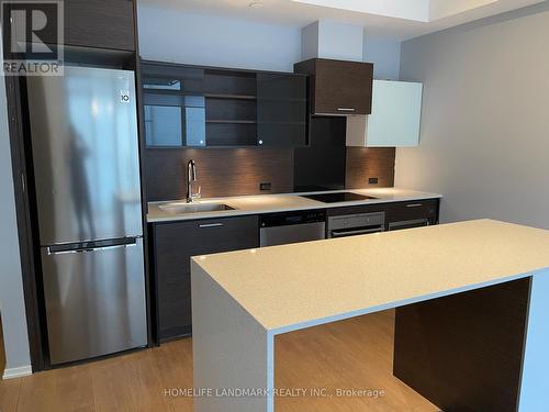 1905 - 75 St Nicholas Street, Toronto, ON - Indoor Photo Showing Kitchen