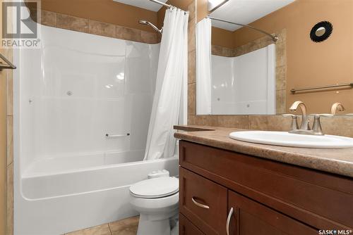 3371 Green Bank Road, Regina, SK - Indoor Photo Showing Bathroom