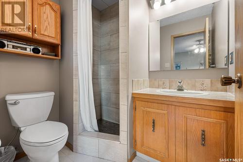 2707 Jolly Place E, Regina, SK - Indoor Photo Showing Bathroom