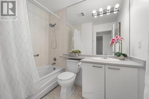 203 - 8 Wellesley Street E, Toronto, ON - Indoor Photo Showing Bathroom