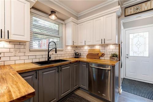 2185 Meadowbrook Road, Burlington, ON - Indoor Photo Showing Kitchen With Double Sink
