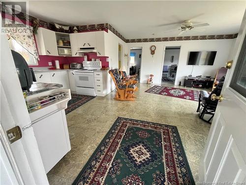 16 Boschert Road, Saint-Quentin, NB - Indoor Photo Showing Kitchen