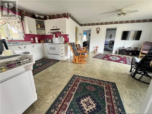 16 Boschert Road, Saint-Quentin, NB - Indoor Photo Showing Kitchen