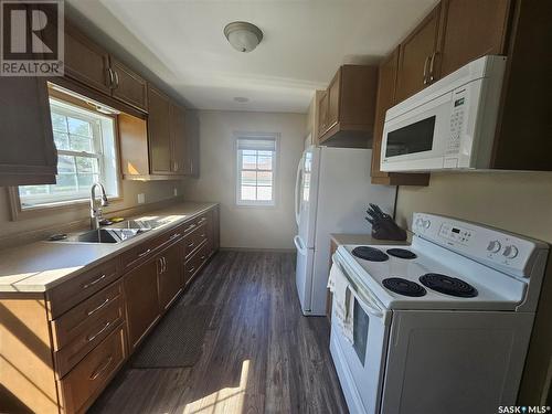 120 3Rd Street W, Carnduff, SK - Indoor Photo Showing Kitchen With Double Sink