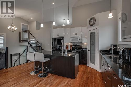 359 Pichler Crescent, Saskatoon, SK - Indoor Photo Showing Kitchen With Upgraded Kitchen