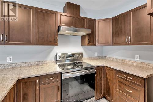 3141 Viola Crescent, Windsor, ON - Indoor Photo Showing Kitchen